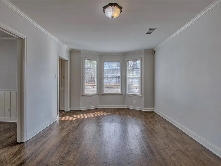 2216 N Arthur St — Photo 4