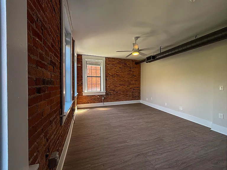 1318 Main St #1 — Photo 5