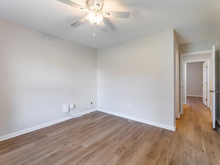 South Haven Apartments — Photo 12