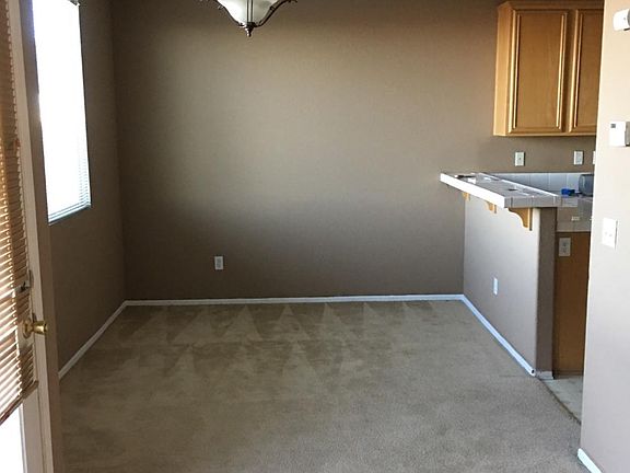 5th image of 14452 Moon Valley St