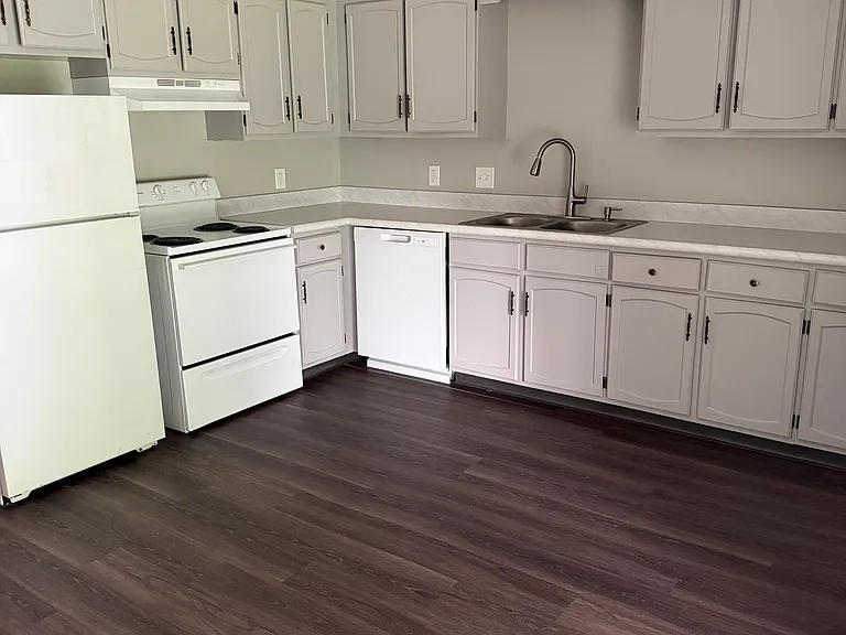 8190 Southern Blvd #2 — Photo 2