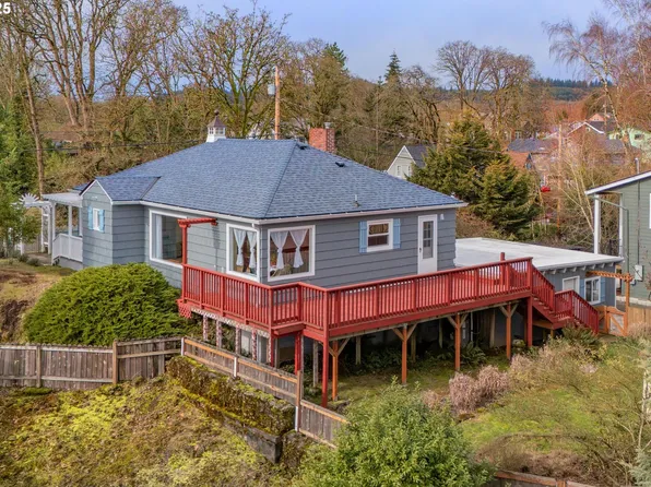 244 N 1st St, Saint Helens, OR 97051