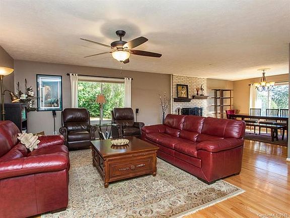 4th image of 223 Northfield Ct