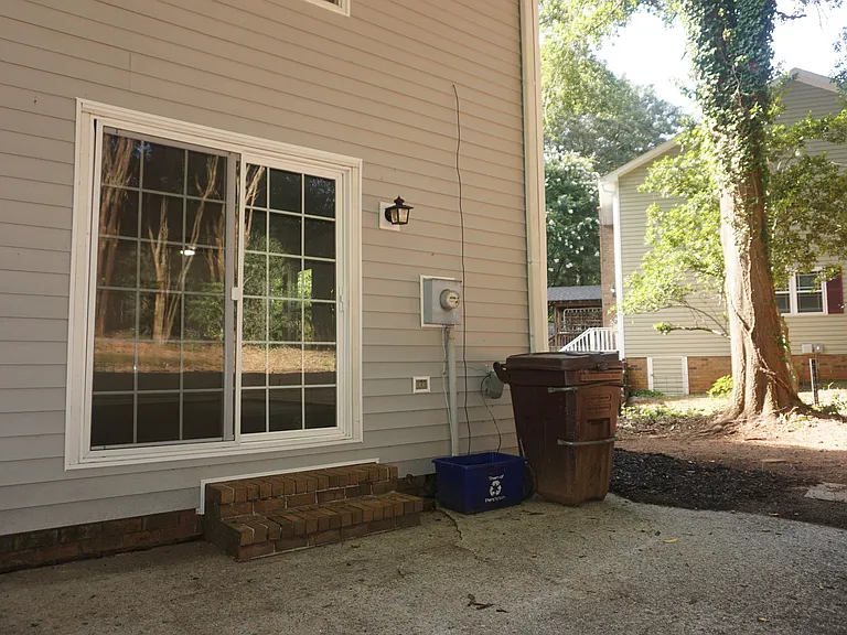 390 Micasa Dr — Photo 22