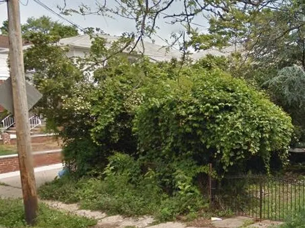 141 Mills Ave, Staten Island, NY 10305