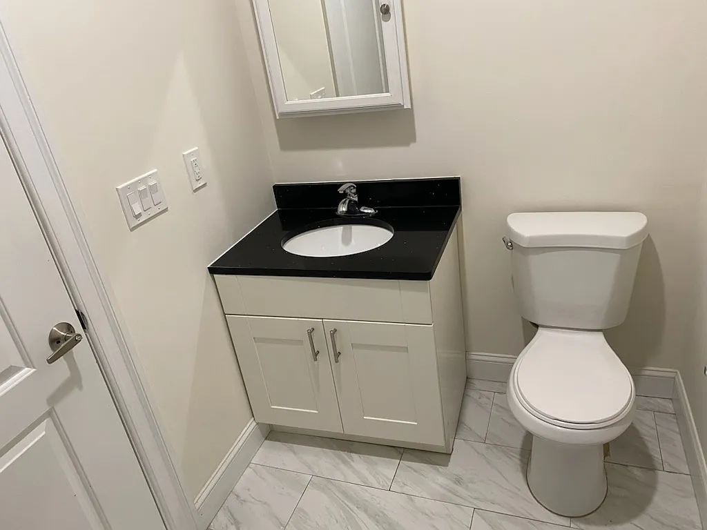 Studio, 690 sqft, $1,700 — Photo 2