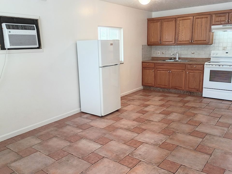 1st image of 510 N Ironwood Dr APT 3