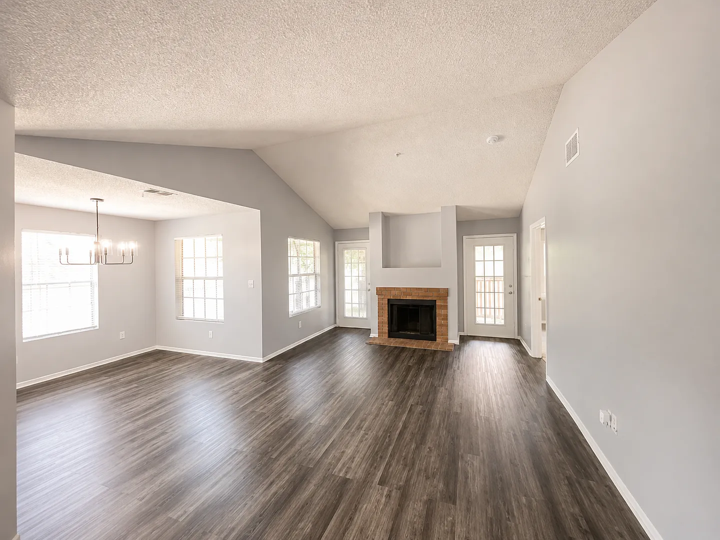 2 Bed / 2 Bath Condo in Gated Community. In Altamonte Springs, Available Now! — Photo 2