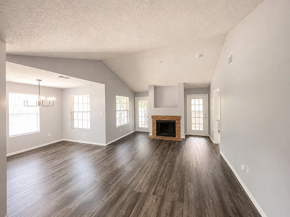 234 Afton Sq #208