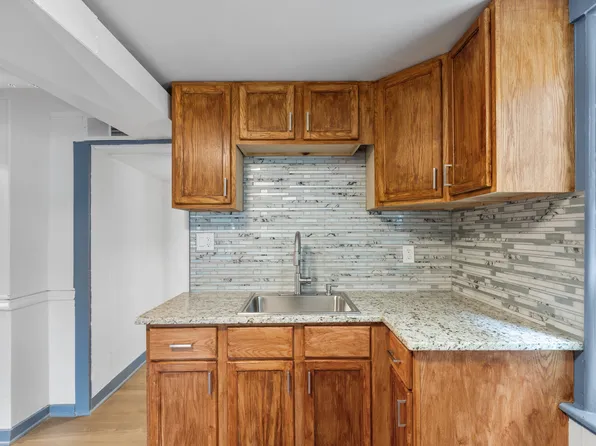 1828 S 4th St, Milwaukee, WI 53204