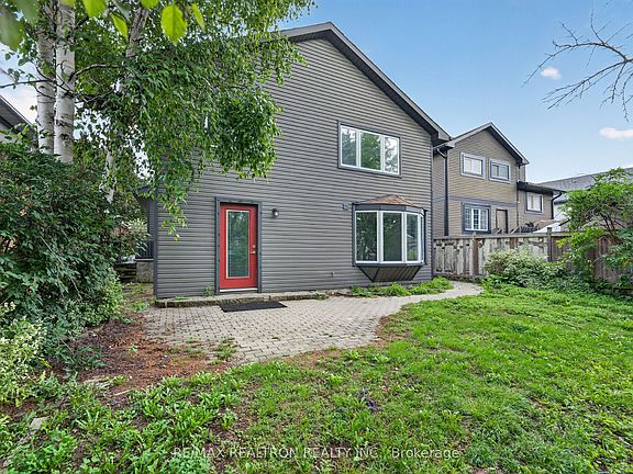 5th image of 10 Richvale Dr S