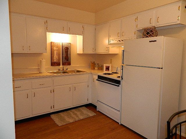 Kitchen at Eastlawn Arms