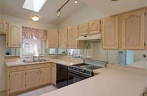 3rd image of 59 Spicebush Ln