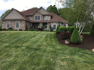 247 E Center Rd, New Franklin, OH 44319