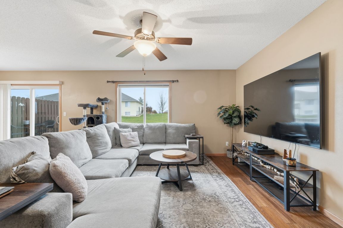 next background image