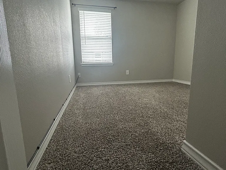 105 Aruba Dr — Photo 11