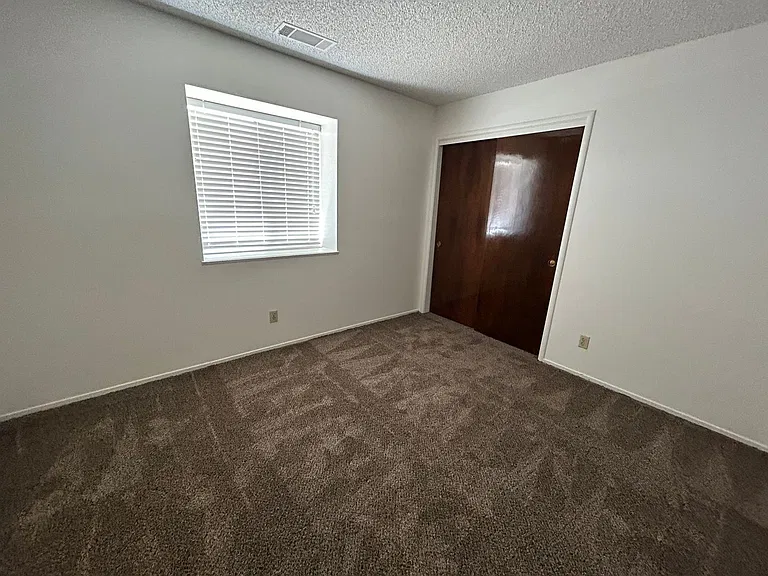 2940 S Woodland St — Photo 5