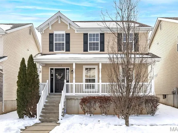 1313 Commons Cir, Saint Charles, MO 63304