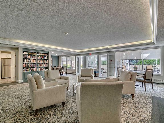 3rd image of 2144 Paliswood Rd SW #306