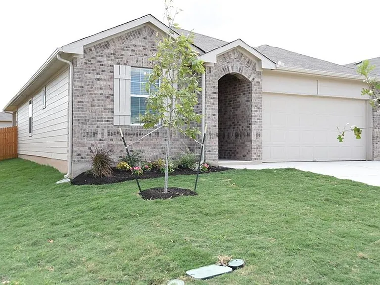 120 Fair Anne Dr — Photo 2
