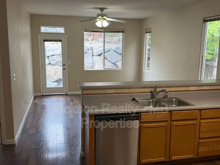 2388 Sapphire Ridge Way — Photo 4