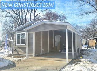 1124 Lake Ter #159, Elgin, IL 60123