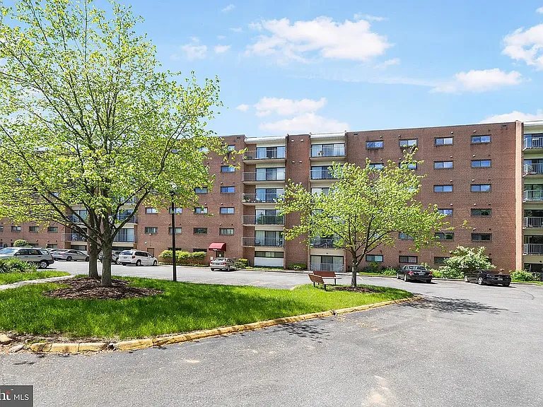 7203 Rockland Hills Dr #304 — Photo 1