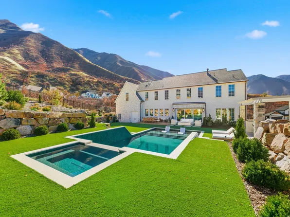 251 E Maple Ridge Dr, Mapleton, UT 84664