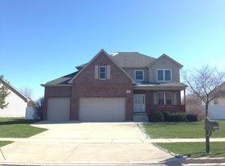 922 Hamilton Dr, Sycamore, IL 60178