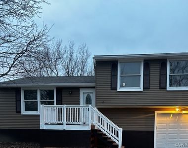 8069 Crockett Dr, Cicero, NY, 13039