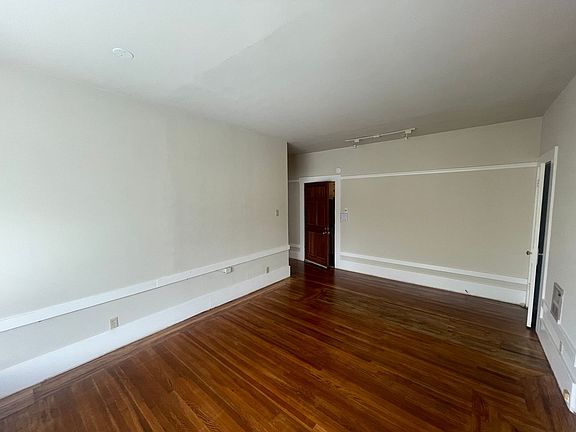 2nd image of 100 20th Ave #2