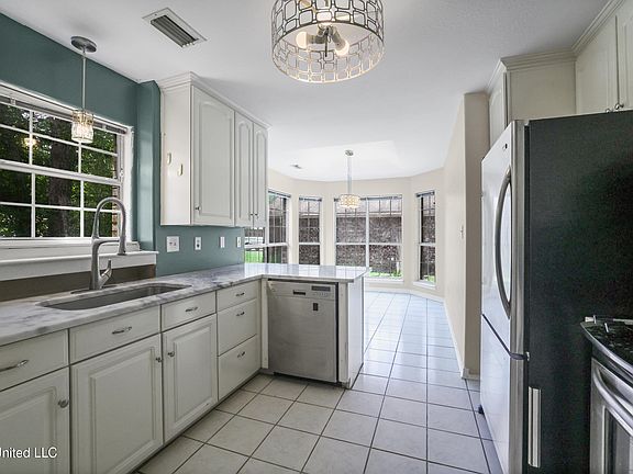 2nd image of 8004 Martin Bluff Rd