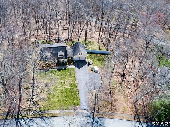 5th image of 5 Lost Acres Road