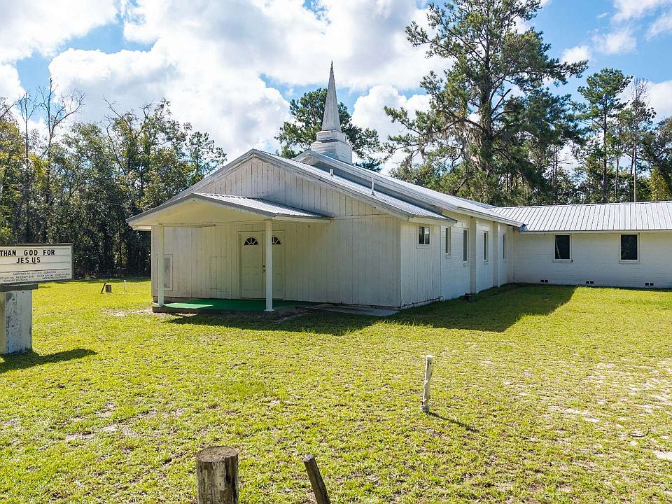 1st image of 327 NE Ochlawilla Rd