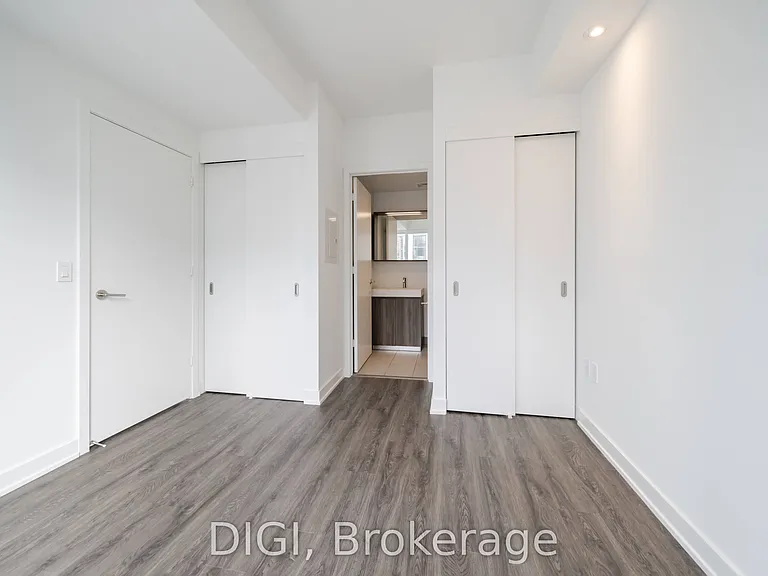 8 Gloucester St #2002 — Photo 17