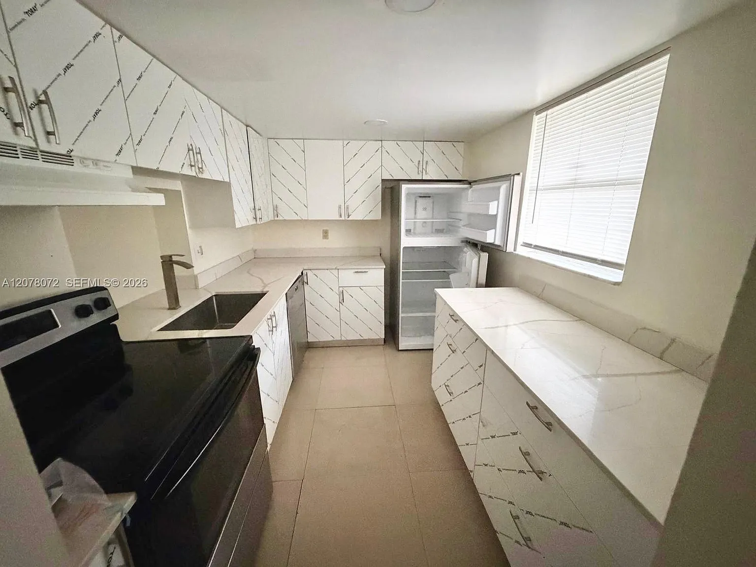 Brookfield Square Condo — Photo 4
