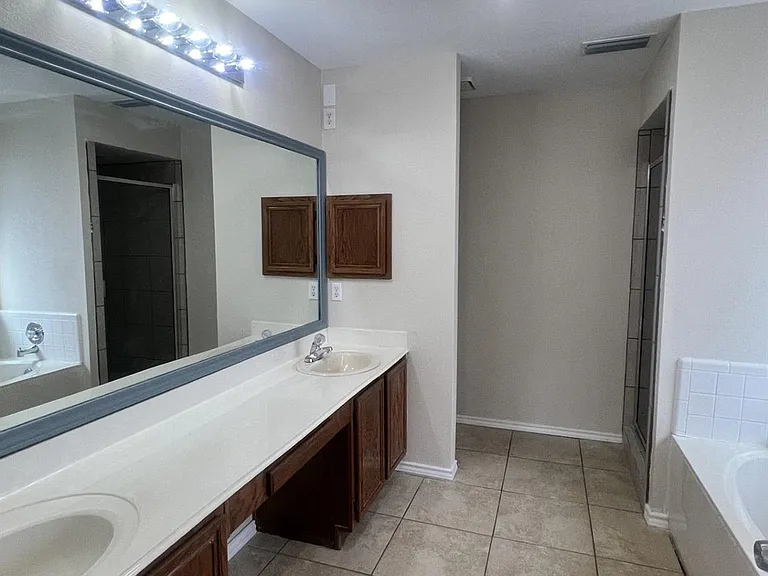 4201 Baccarat Dr — Photo 11