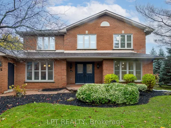 35 Dennis Dr, King, ON L7B 1C8