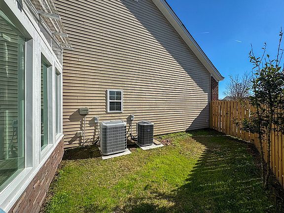 5th image of 109 Shale Ct