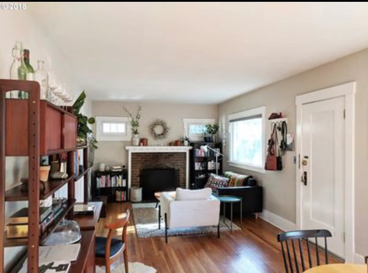 1 bed, 1051 sqft, $1,900 — Photo 3