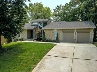 223 NW Locust St, Lees Summit, MO 64064