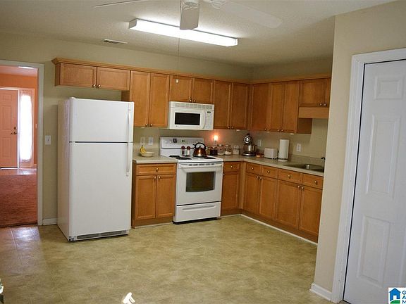 3rd image of 5765 Marchester Cir