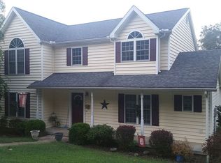 1818 New England Ridge Rd, Washington, WV 26181