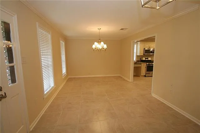 4 bed, 2.0 bath, 2128 sqft, $2,650 — Photo 4