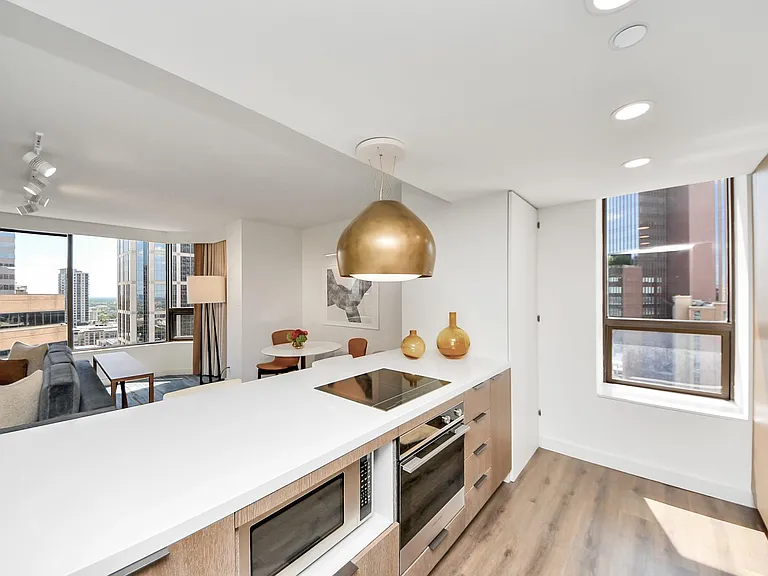 1300 Lamar St #T3 — Photo 9