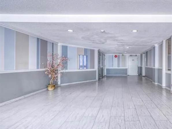 5500 Cooney Rd #302, Richmond, BC V6X 3E5