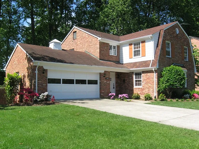 6004 Highboro Dr — Photo 2