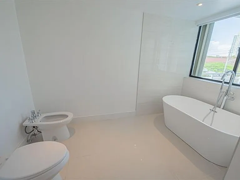 468 Golden Isles Dr #202 — Photo 19