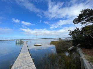 8518 Woodcliff Dr, Emerald Isle, NC 28594