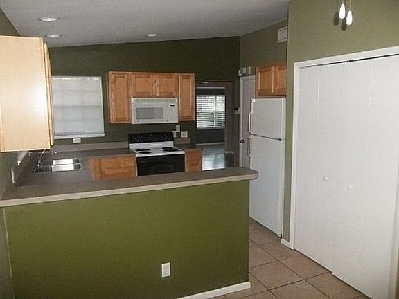 4th image of 1311 E Pineloch Ave